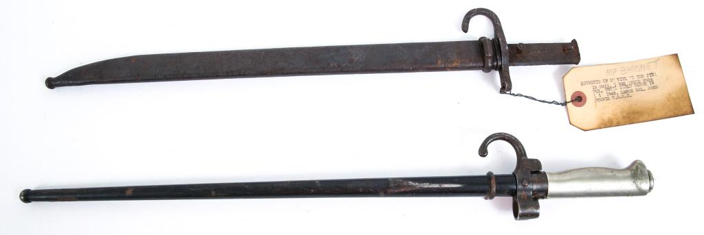 WWI - WWII FRENCH LEBEL & JAPANESE TYPE 30 BAYONET: WWI - WWII FRENCH LEBEL & JAPANESE TYPE 30 BAYONET French World War I Lebel Quad Combat Rifle bayonet & Scabbard. Measures 21 3/8” long overall. The quad steel blade measures 1/2" wide by 15 11/16��