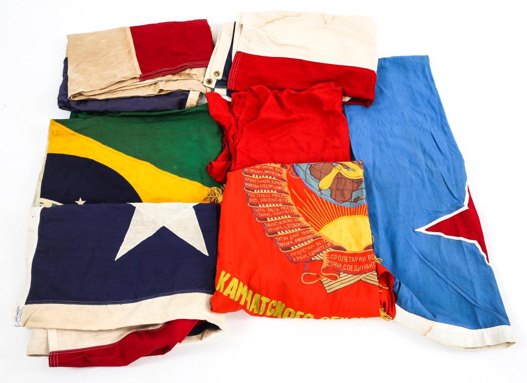 WORLD NATIONAL FLAG LOT OF 7: WORLD NATIONAL FLAG LOT OF 7 US made multiple piece construction, World national flag, lot of 7. Soviet, Brazil, Netherlands Antilles, Puerto Rico, Aruba, Liberia. Size: 4 x 6 Ft