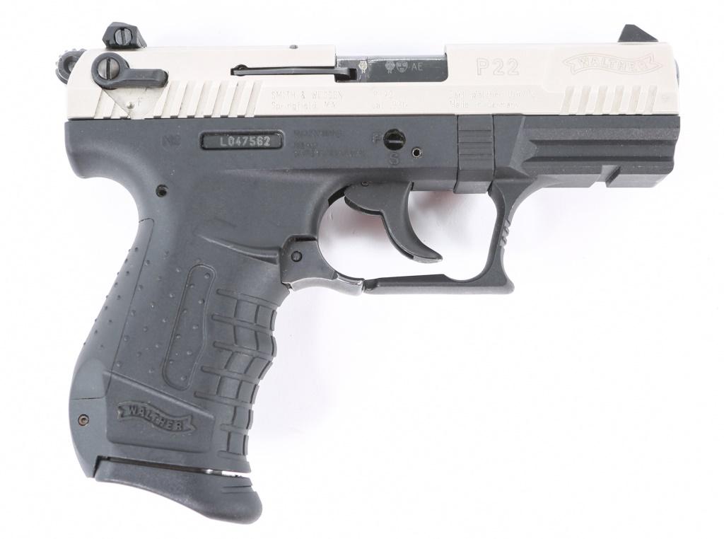 WALTHER MODEL P22 .22LR PISTOL: WALTHER MODEL P22 .22LR PISTOL Four magazines, extra grip backstrap. Caliber / Gauge: .22 LR Barrel Length: 3.25" Serial Number: L047562