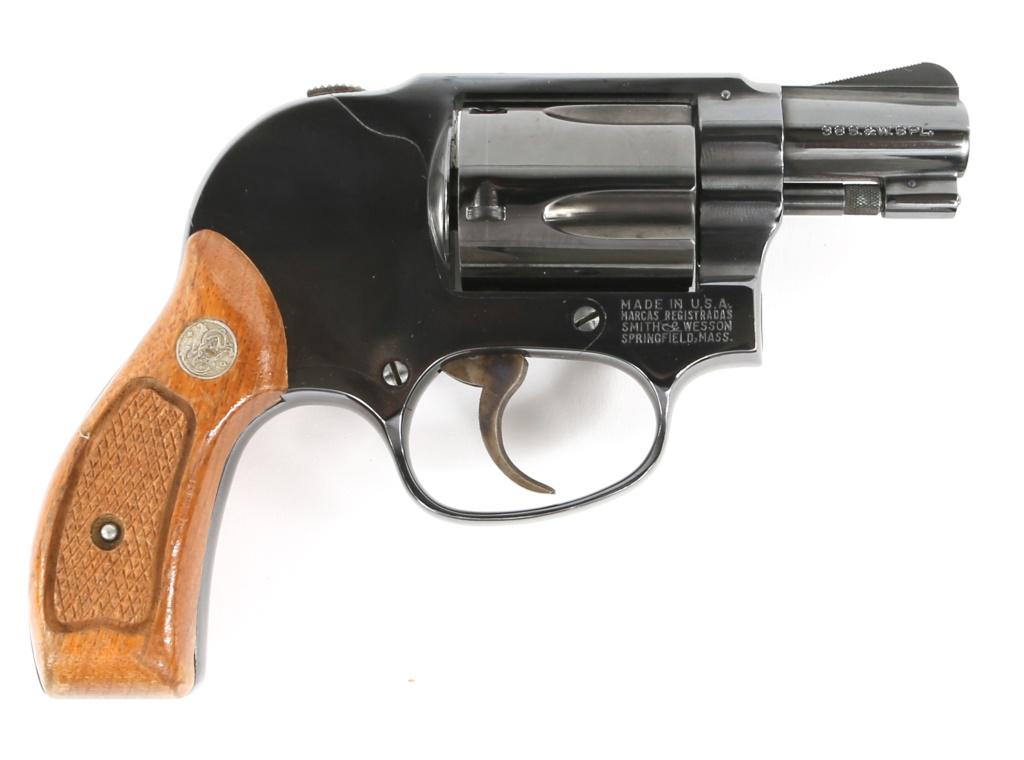 SMITH & WESSON MODEL 49 BODYGUARD .38 CAL REVOLVER: SMITH & WESSON MODEL 49 BODYGUARD .38 CAL REVOLVER Smith & Wesson model 49 Bodyguard .38 Special caliber revolver. Factory box and paperwork. Bore brush. Manufactured in 1973. Caliber / Gauge: .38 Spe