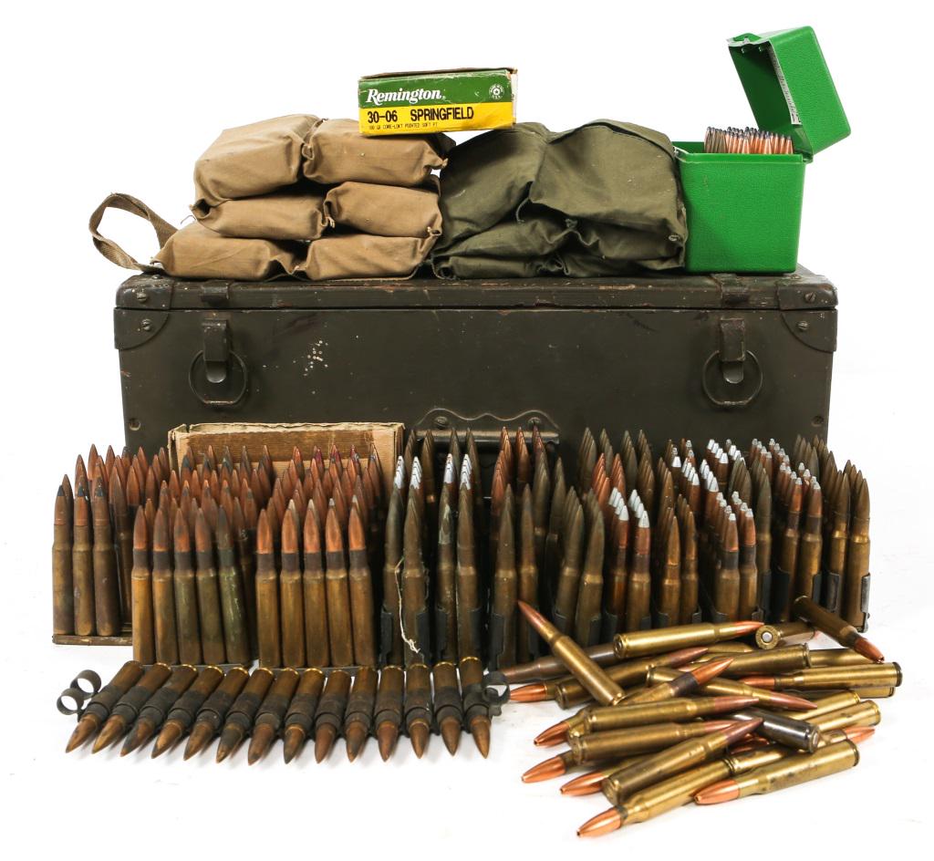 WOODEN AMMO CRATE 30-06 SPR AMMUNITION 300+ ROUNDS: WOODEN AMMO CRATE 30-06 SPR AMMUNITION 300+ ROUNDS SCR-506 Spare parts box, with 300+rds Korean War era US .30-06 Springfield ammunition, in enbloc clips, 2 bandoliers, boxed, and loose. Caliber / Gau