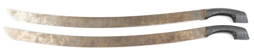 WWII LEGITIMUS COLLINS & CO MACHETE No872 LOT OF 2: WWII LEGITIMUS COLLINS & CO MACHETE No872 LOT OF 2 WWII Legitimus Collins & Co machete, lot of 2. Blade Length: 28.1/2" Overall Length: 34.1/2"