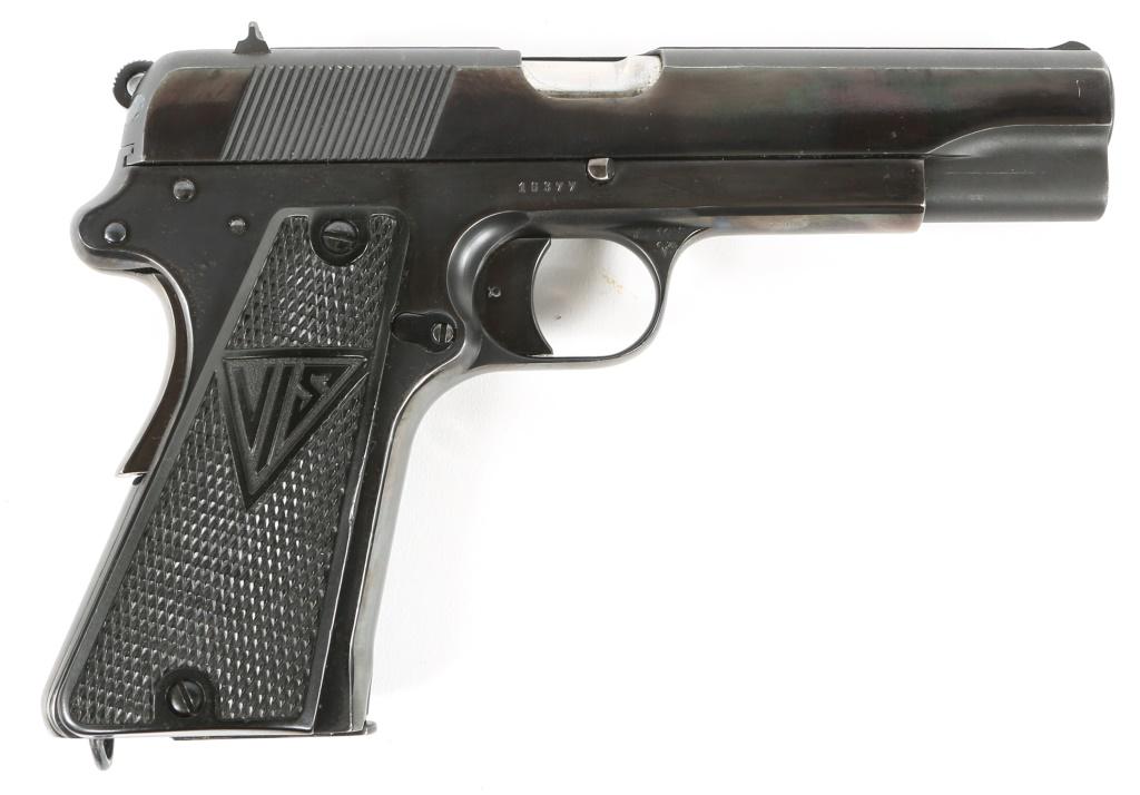 WWII POLISH F.B. RADOM MODEL VIS-WZ 35 9mm PISTOL: WWII POLISH F.B. RADOM MODEL VIS-WZ 35 9mm PISTOL 1938 WWII Polish F.B. Radom model VIS-wz 35 9mm pistol. One magazine. Matching serial numbers. No visible import marks. Caliber / Gauge: 9mm Barrel Le