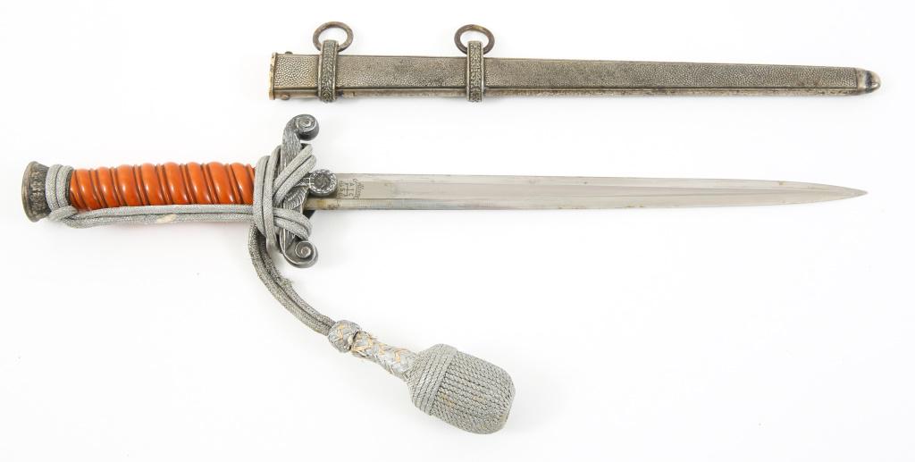 WWII GERMAN ARMY DRESS DAGGER BY ALCOSO: WWII GERMAN ARMY DRESS DAGGER BY ALCOSO WWII German Army model 1935 " Wehrmacht Heer Dolch " dress dagger. Acid etched maker mark / logo " Alcoso, Solingen ". Leather buffer pad present. Nickel - Silv