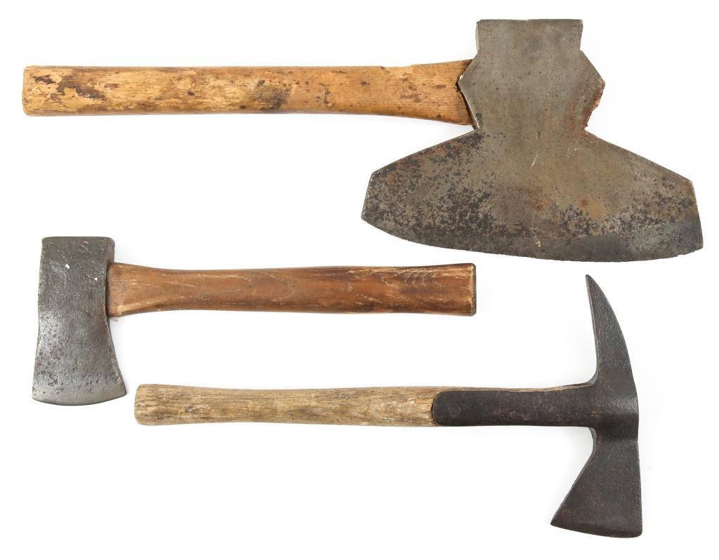 VINTAGE AXES LOT OF 3: VINTAGE AXES LOT OF 3 Lot of 3 vintage axes. Blade Length: 2.5" to 11" Overall Length: 5" to 8"