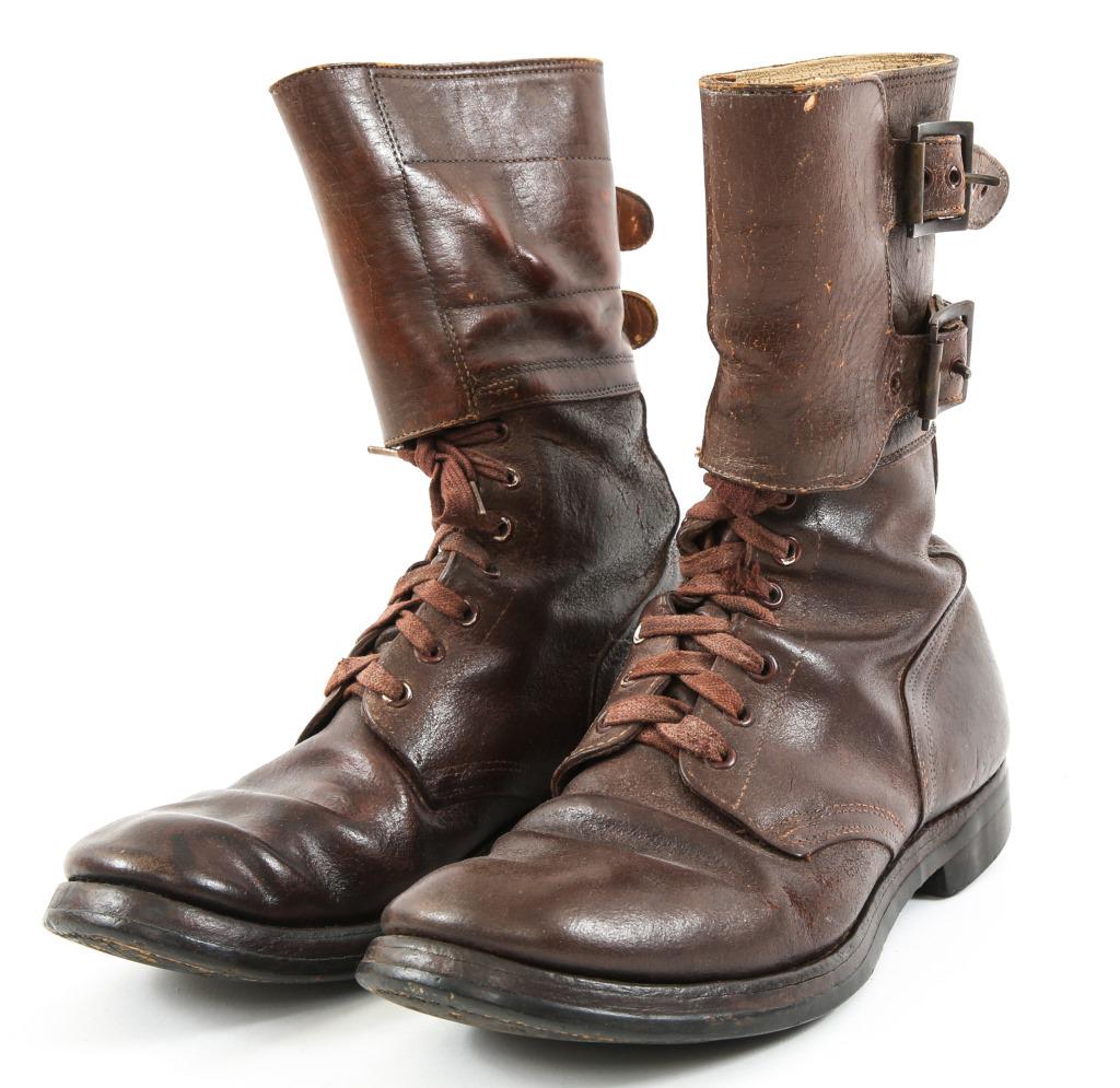 WWII US ARMY M43 DOUBLE BUCKLES COMBAT BOOTS: WWII US ARMY M43 DOUBLE BUCKLES COMBAT BOOTS WWII US Army M1943 double buckles combat boots, name hand written inside the flap, size 9, dated 44. Size: 9