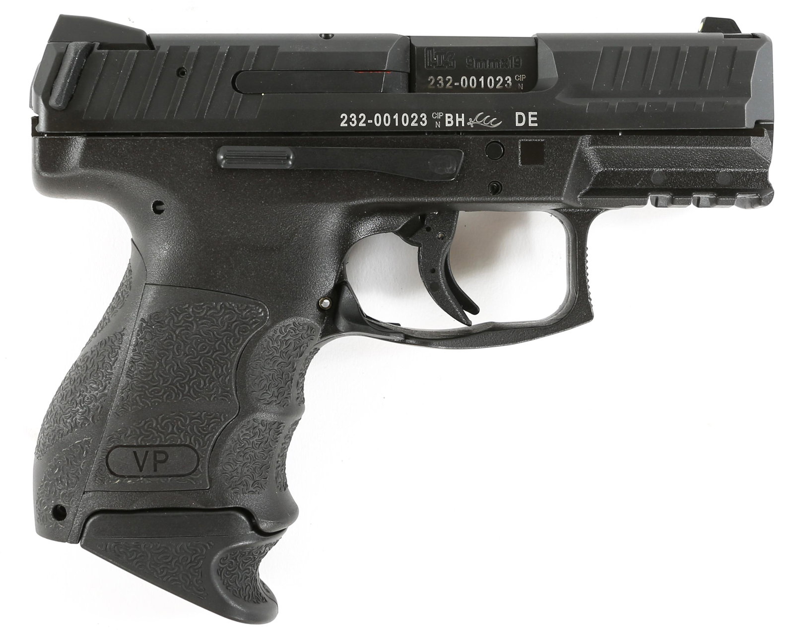 HECKLER & KOCH MODEL VP9SK 9mm PISTOL: HECKLER & KOCH MODEL VP9SK 9mm PISTOL Heckler & Koch model VP9SK 9mm compact semi-automatic pistol. Black frame and parkerized finish. Matching serial numbers. One magazine. Caliber / Gauge: 9mm Barre