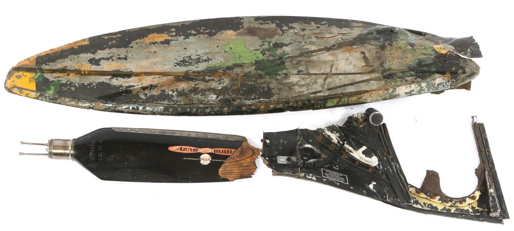 WWII US AIRCRAFT WRECKAGE LOT: WWII US AIRCRAFT WRECKAGE LOT WWII US aircraft wreckage mixed lot. Includes 1 pilots instrument panel cowl from a 1949 P-82F Twin Mustang crash in Washington State, 1 rear half of an Aero-Matic wooden