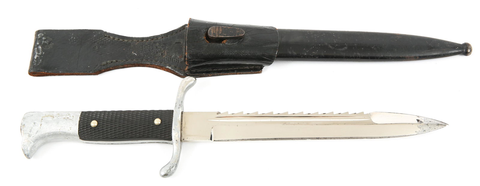 WWII GERMAN FIRE POLICE SAWBACK SHORT BAYONET: WWII GERMAN FIRE POLICE SAWBACK SHORT BAYONET WWII German Fire Police dress bayonet. " Zig Zag " pattern sawback. Unmarked. Steel scabbard and leather frog. Blade Length: 7.7/8" Overall Length: 12.1/2