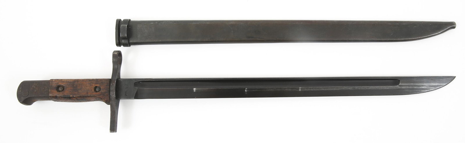 WWII JAPANESE ARISAKA TYPE 30 BAYONET: WWII JAPANESE ARISAKA TYPE 30 BAYONET WWII Japanese bayonet Type 30. Maker marked logo " Matsushita Kinzoku KK Arsenal " ( National Denki ), stamped on the ricasso. Single edge with fuller blade with 