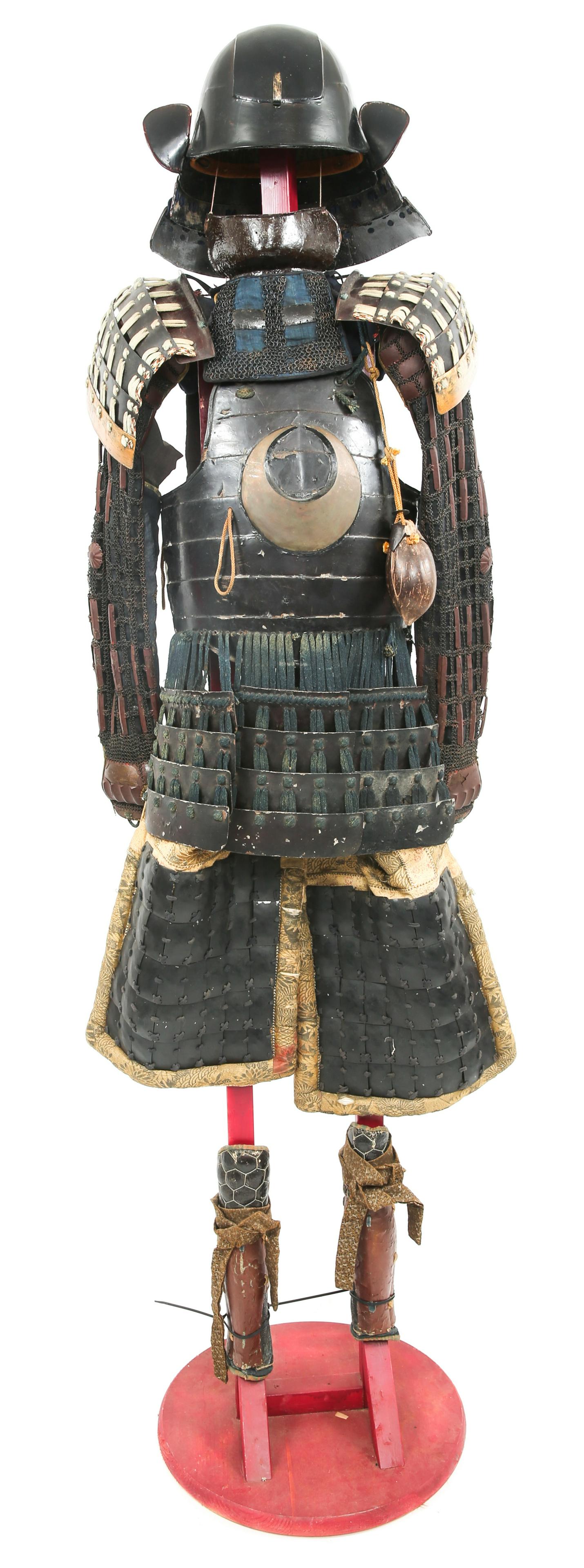 JAPANESE EDO PERIOD SAMURAI YOROI ARMOR SUIT: JAPANESE EDO PERIOD SAMURAI YOROI ARMOR SUIT Japanese Samurai's complete suit of armor. Late Edo - Meiji period. Includes : Zunari Kabuto with 3-piece shikoro laced with blue hemp lacing. Sode shoulde