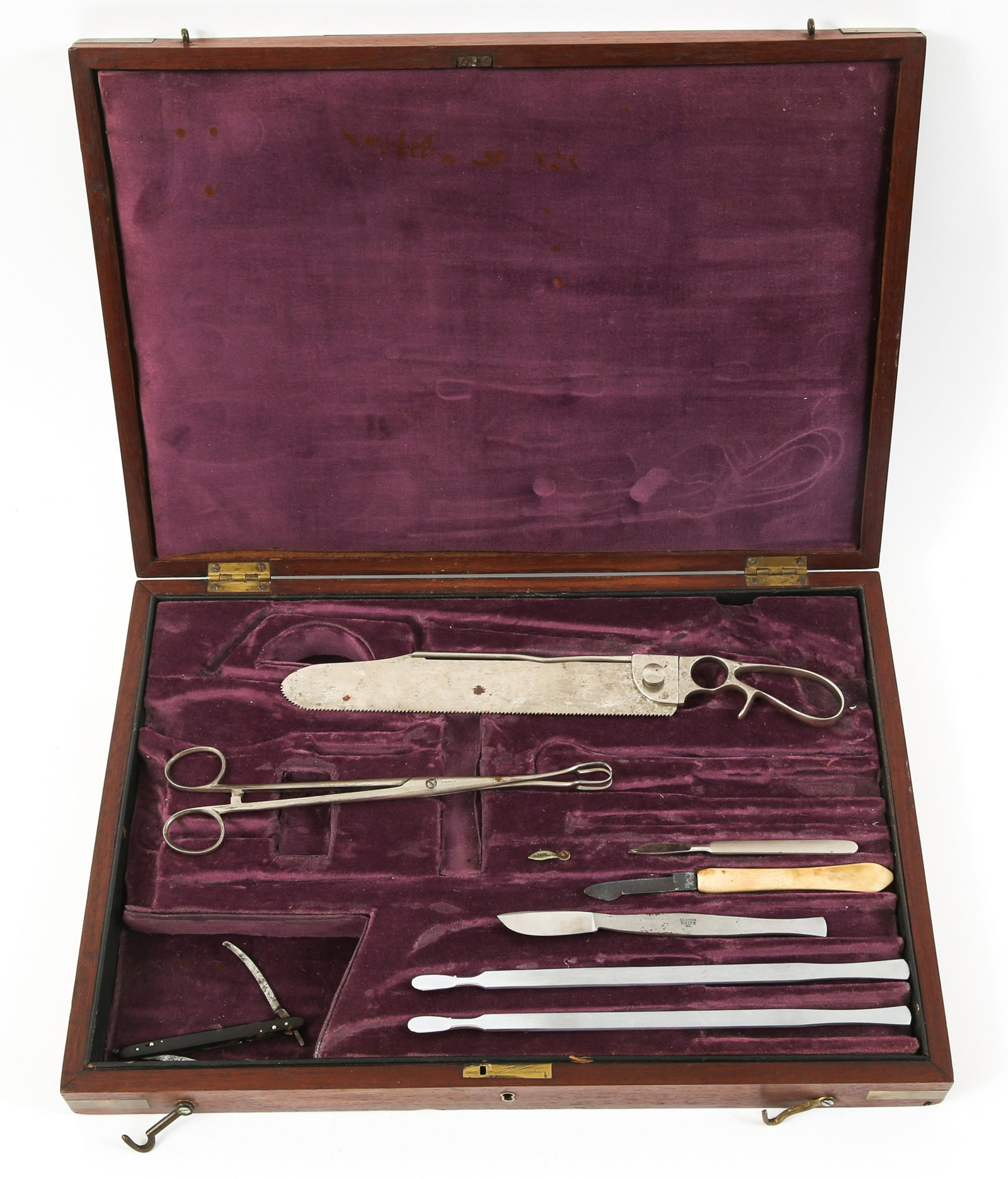 BOXED US SURGICAL FIELD AMPUTATION KIT: BOXED US SURGICAL FIELD AMPUTATION KIT US boxed, Surgical Field Amputation kit. Wooden box does not match the surgical amputation tools inside. The box is marked "USA Hosp Dept. " on a brass plaque on