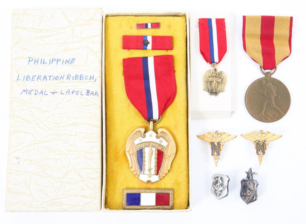 USAF & ARMY MEDICAL CORPS BADGE PIN USMC MEDAL LOT: USAF & ARMY MEDICAL CORPS BADGE PIN USMC MEDAL LOT Two USAF Nurse Corps badges one of which bears star which indicates master level. Two US Army Nurse Corps badge pins, USMC Expeditions medal with rib