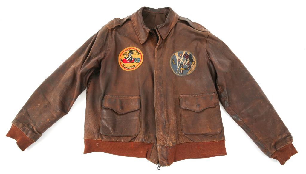 WWII 12th AAF 85th BOMB SQUADRON A2 FLIGHT JACKET: WWII 12th AAF 85th BOMB SQUADRON A2 FLIGHT JACKET WWII US Army 12th Air Force, 85th & 86th Bomb Squadrons, 47th Bomb Group, unnamed A2 leather flight jacket. On the left breast the 86th BS patch cotto