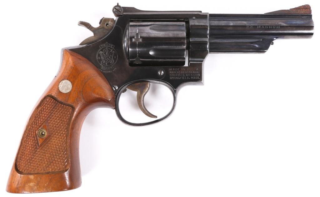 SMITH & WESSON MODEL 53-2 .22 JET REVOLVER: SMITH & WESSON MODEL 53-2 .22 JET REVOLVER Smith & Wesson Model 53-2 .22 Jet Double Action Revolver. The lot includes the original box and 6 caliber inserts. The revolver features blued finish, checke