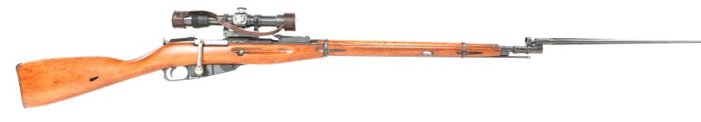 1943 RUSSIAN TULA MODEL 91/30 7.62x54R RIFLE: 1943 RUSSIAN TULA MODEL 91/30 7.62x54R RIFLE 1943 Russian Tula model 91/30 Mosin Nagant 7.62x54R bolt-action rifle, with unmarked scope, bayonet serial numbered "3934," and cleaning rod. Matching seri