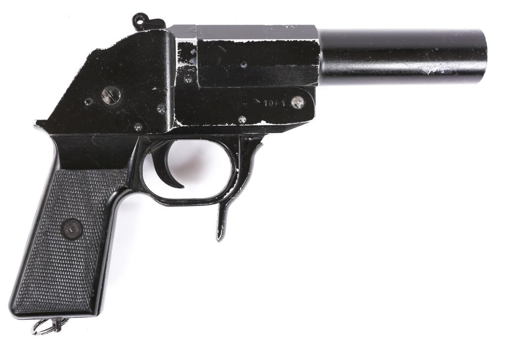 EAST GERMAN LP-1 26.4mm FLARE PISTOL: EAST GERMAN LP-1 26.4mm FLARE PISTOL East German model LP-1 26.5mm flare pistol. Caliber / Gauge: 26.5mm Barrel Length: 6.5" Serial Number: 1001