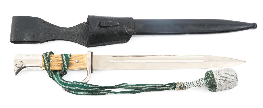 WWII GERMAN K98 STAG HANDLE DRESS BAYONET PORTEPEE: WWII GERMAN K98 STAG HANDLE DRESS BAYONET PORTEPEE WWII German Mauser K98 Stag Handle Bayonet. Accompanied by Silver bullion wire & green fabric Portepee, Leather Frog, and Black Painted Scabbard. Chr