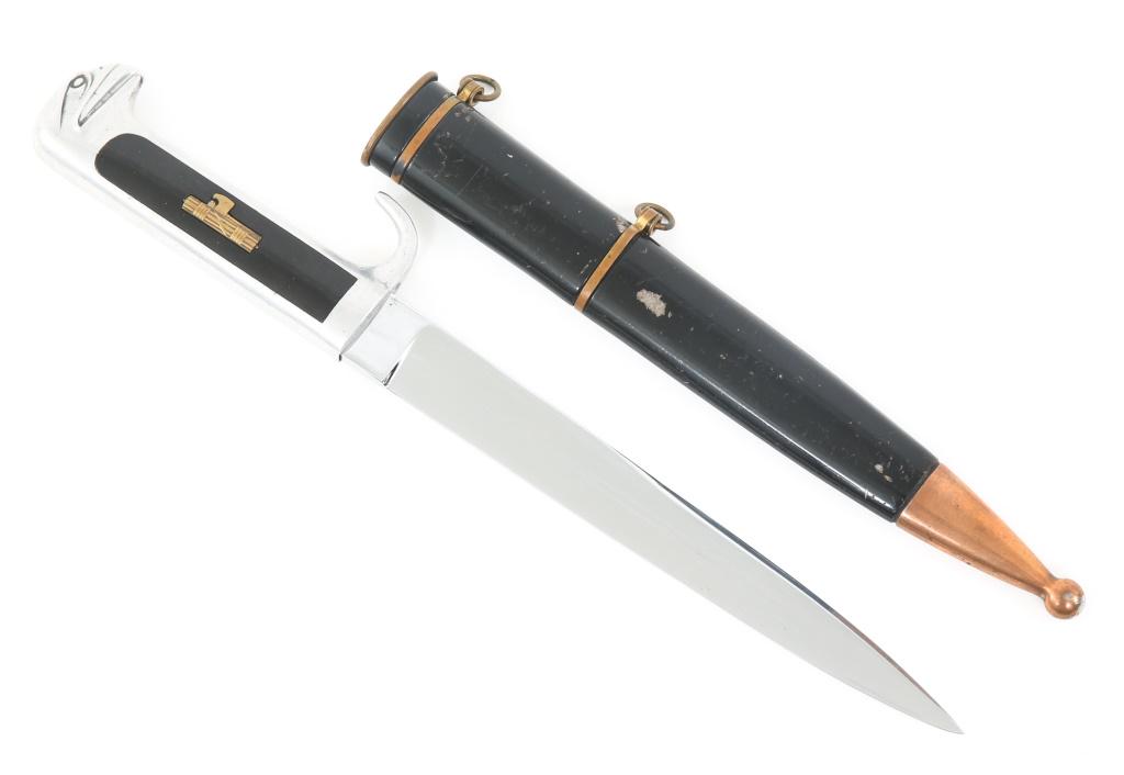 WWII ITALIAN FASCIST EAGLE HEAD DRESS DAGGER: WWII ITALIAN FASCIST EAGLE HEAD DRESS DAGGER WWII Italian Fascist Militia black shirts "Milizia Volontaria Per La Sicurezza Nationale" dress dagger. Bright nickel-plated steel blade without fuller. Al
