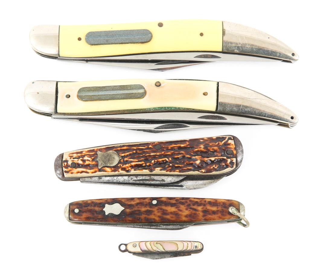 FOLDING POCKET KNIVES BONE & MOP HANDLES: FOLDING POCKET KNIVES BONE & MOP HANDLES Lot includes Two dual blade Case XX knives (32095), Two Keen Kutter dual blade knife, miniature Mother of Pearl single blade knife. Blade Length: 1 - 4" Overal