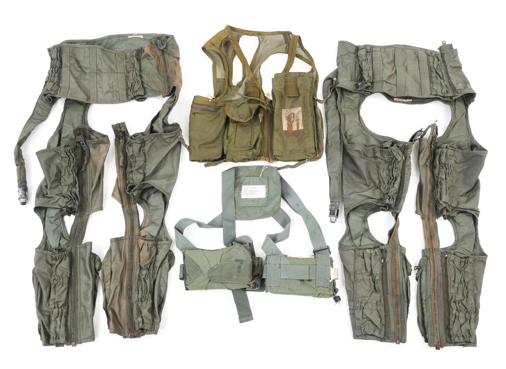 USAF JET PILOT FLIGHT GEAR ANTI-G PANTS & VEST LOT: USAF JET PILOT FLIGHT GEAR ANTI-G PANTS & VEST LOT USAF jet Pilot flight gear, lot of 4. Includes 1- CSU-15/P Aramid anti-G pants size large long; 1- CSU-15/P Aramid anti-G pants size medium long; 1- 