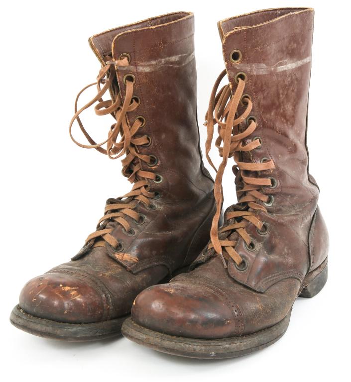 WWII US ARMY AIRBORNE PARATROOPER JUMP BOOTS: WWII US ARMY AIRBORNE PARATROOPER JUMP BOOTS WWII US Army brown leather Paratrooper's Service / Jump boots. Brown fabric laces, 12 eyelets for lacing on each boot. Multi-layer Leather soles. Size: 10