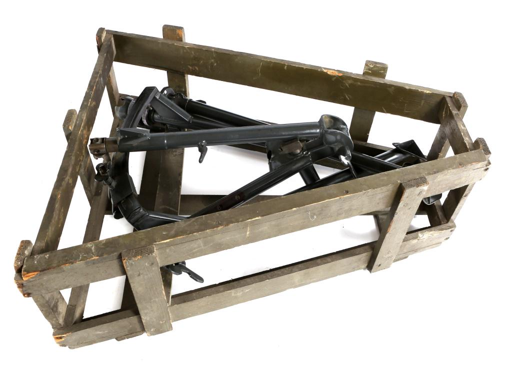COLD WAR CZECH VZ-59 MACHINE GUN MOUNT WITH CASE: COLD WAR CZECH VZ-59 MACHINE GUN MOUNT WITH CASE Cold War Era Czechoslovakian UK vz.59 Machine Gun Mount with Original Case. "CZO-1962" and "D-0879" are marked on the swivel.