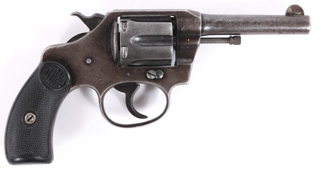 1912 COLT POCKET POSITIVE .32 COLT REVOLVER: 1912 COLT POCKET POSITIVE .32 COLT REVOLVER 1912 Colt Pocket Positive .32 Colt double action revolver. Dark brown checkered Colt hard rubber grips. 3.5" barrel. Gray/brown patina. Matching serial numb