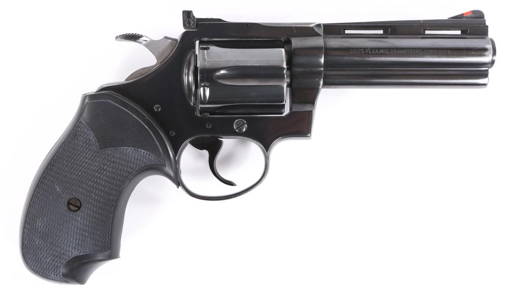 1981 COLT DIAMONDBACK .38 SPECIAL REVOLVER: 1981 COLT DIAMONDBACK .38 SPECIAL REVOLVER 1981 Colt Diamondback .38 Special 6-shot Revolver. Black checkered soft rubber Pachmayr Presentation / Compac grips. Blued finish. 4" vent-rib barrel. Adjust