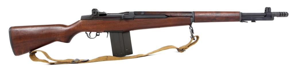BREDA MODEL BM-59E 7.62x51mm NATO RIFLE: BREDA MODEL BM-59E 7.62x51mm NATO RIFLE Italian made Breda model BM-59E 7.62x51mm semi-automatic Rifle. Walnut stock. Parkerized finish. Bayonet lug. Canvas sling. One Breda magazine marked: "BR BM59.