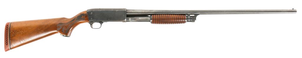 ITHACA MODEL 37 FEATHERLIGHT 12 GA SHOTGUN: ITHACA MODEL 37 FEATHERLIGHT 12 GA SHOTGUN Ithaca model 37 Featherlight 12 gauge pump-action shotgun. 2.75" chamber. Full choke. Walnut stock, and blued finish. Duck, dog and pheasant scenes engraved