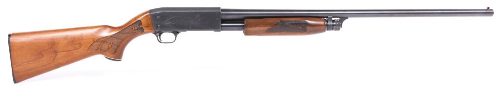 ITHACA MODEL 37 FEATHERLIGHT 12 GAUGE SHOTGUN: ITHACA MODEL 37 FEATHERLIGHT 12 GAUGE SHOTGUN Ithaca model 37 Featherlight 12 gauge pump-action shotgun. 2.75” chamber. Modified choke. Checkered walnut stock, and blued finish. Duck, dog and pheasa