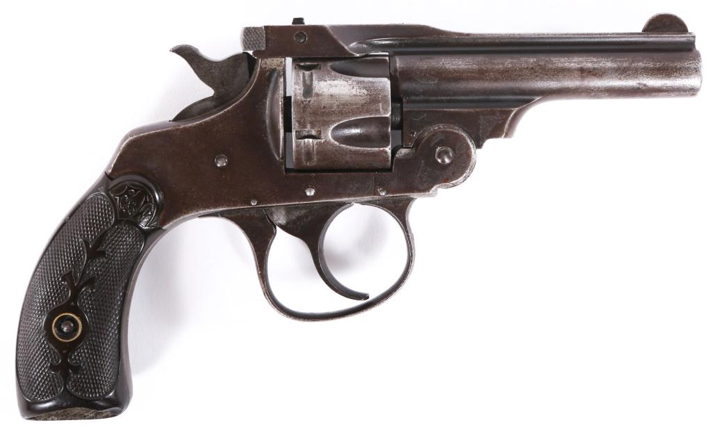 FOREHAND ARMS CO .32 S&W TOP-BREAK REVOLVER: FOREHAND ARMS CO .32 S&W TOP-BREAK REVOLVER Forehand Arms Company .32 S&W top-break Revolver. "Forehand Arms Co Worcester, MA" marked on the sight rib. Blued finish, checkered composite grips, and fiv