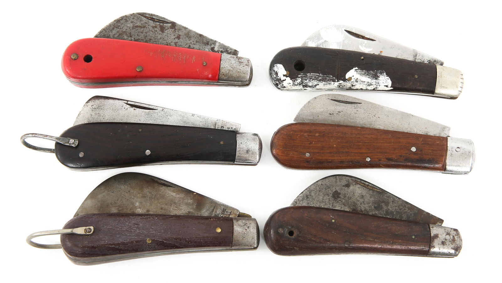 WWII TO COLD WAR US MILITARY POCKET KNIVES LOT: WWII TO COLD WAR US MILITARY POCKET KNIVES LOT Lot of 6 Single Blade US Military Pocket knives. Makers include Boker, M. Klein & Sons, Sabre, & Kutmaster. One knife with sheepsfoot blade is marked "Ap