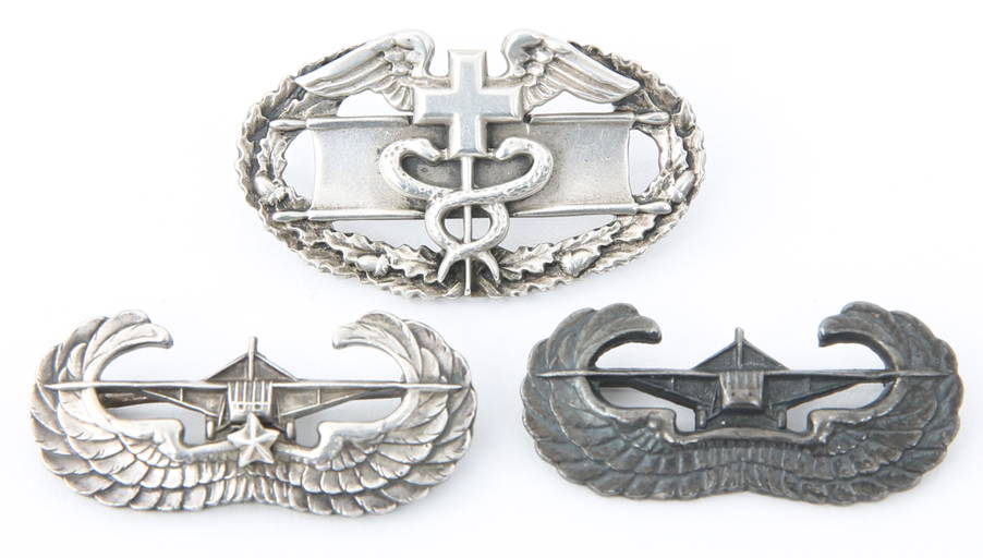 WWII US ARMY GLIDER WINGS & COMBAT MEDIC BADGE LOT Mar 20, 2021