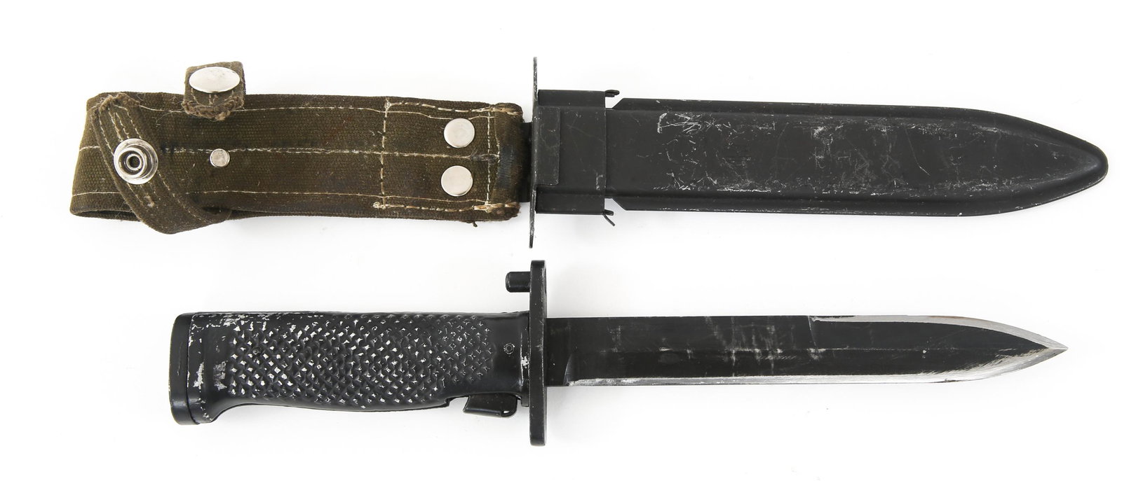 TURKISH M5 BAYONET FOR THE M1 GARAND WITH SCABBARD: TURKISH M5 BAYONET FOR THE M1 GARAND WITH SCABBARD Turkish manufactured M5 Bayonet for the M1 Garand rifle, with Scabbard and Canvas Frog. Identical design as that of the US M5 bayonet. Checkered alum