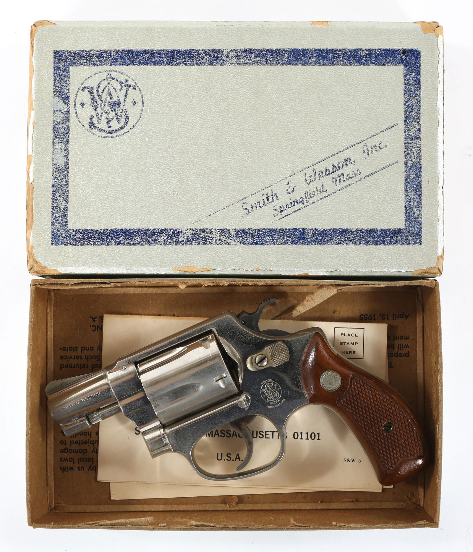 SMITH & WESSON MODEL 36 DOUBLE ACTION REVOLVER: SMITH & WESSON MODEL 36 DOUBLE ACTION REVOLVER Smith & Wesson Model 36 Double Action .38 Special Revolver with Original Box. Matching serial numbers on frame and box. Barrel is marked "Smith & Wesson"