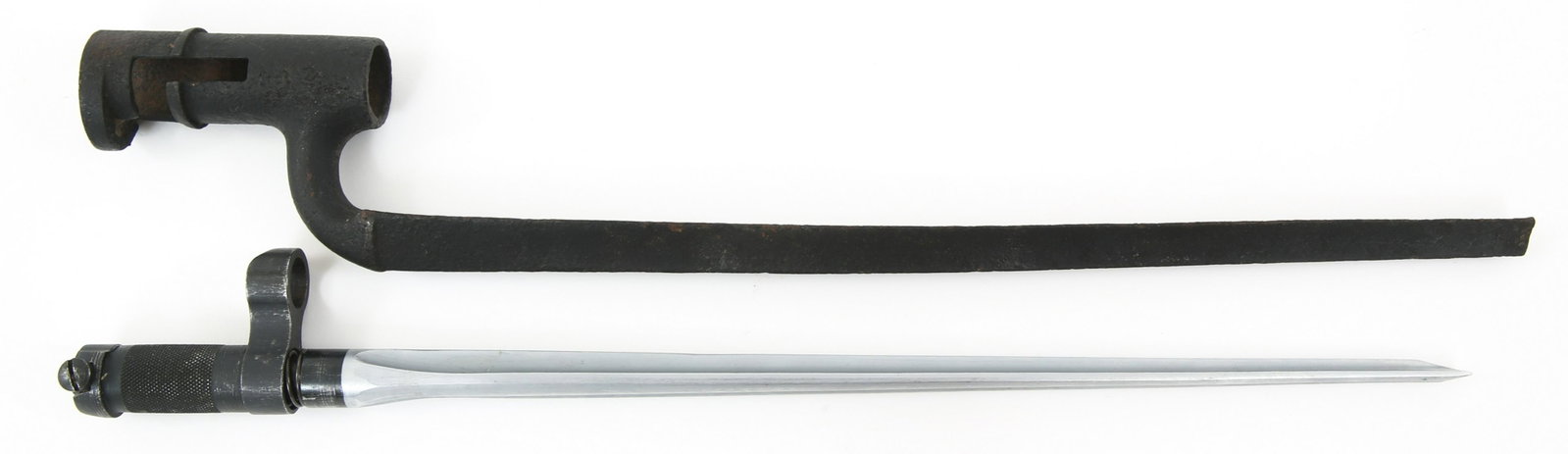 CHINESE TYPE 56 CARBINE & DUG SOCKET BAYONET LOT: CHINESE TYPE 56 CARBINE & DUG SOCKET BAYONET LOT Chinese Type 56 Carbine & Dug Socket Bayonets. Lot of 2. (1) Chinese Type 56 Carbine Bayonet. (1) Unmarked Dug Socket Bayonet. Blade Length: 12.5" Tota