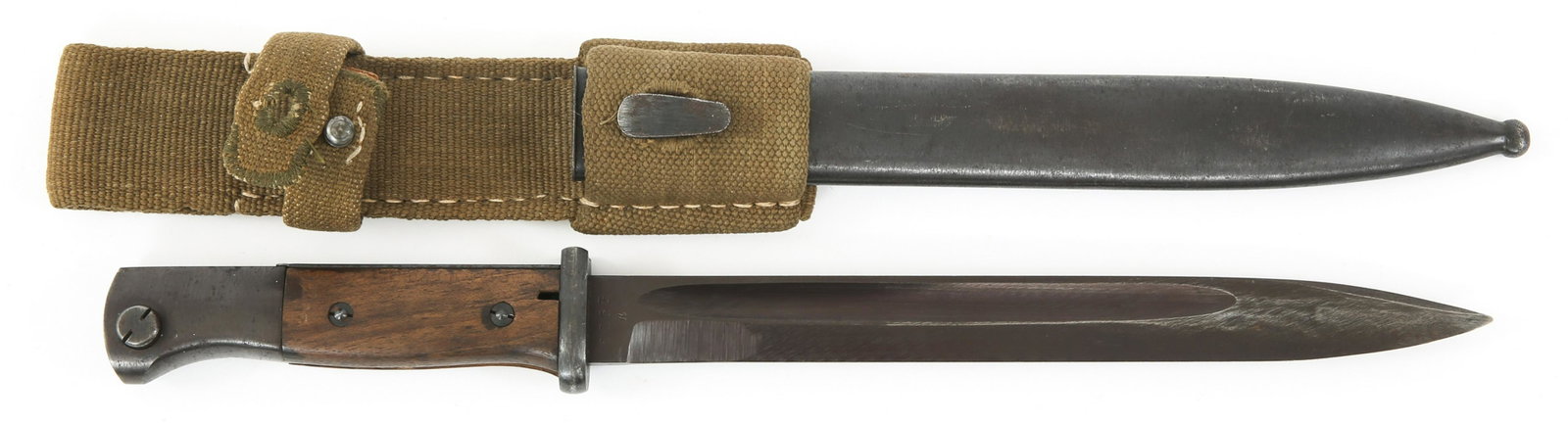 WWII GERMAN K98 BAYONET MATCHING SERIAL NUMBERS: WWII GERMAN K98 BAYONET MATCHING SERIAL NUMBERS WWII German K98 Bayonet with Scabbard & Frog. Matching serial number 6063 on blade and steel scabbard. Blued blade with fuller. Ricasso marked "42asw" a
