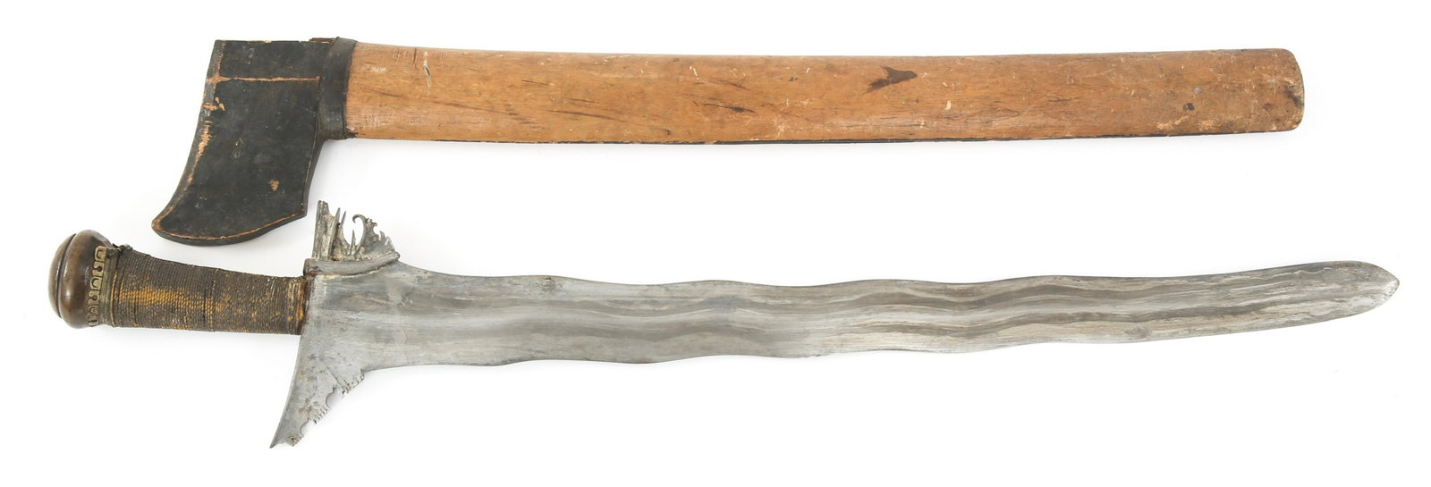 INDONESIAN BALINESE KERIS KRIS KNIFE & SCABBARD: INDONESIAN BALINESE KERIS KRIS KNIFE & SCABBARD Indonesian Balinese Kris / Keris Knife and Scabbard. US Veteran Bring-Back. Traditional Serpentine blade with decorative embellishments near the guard. 