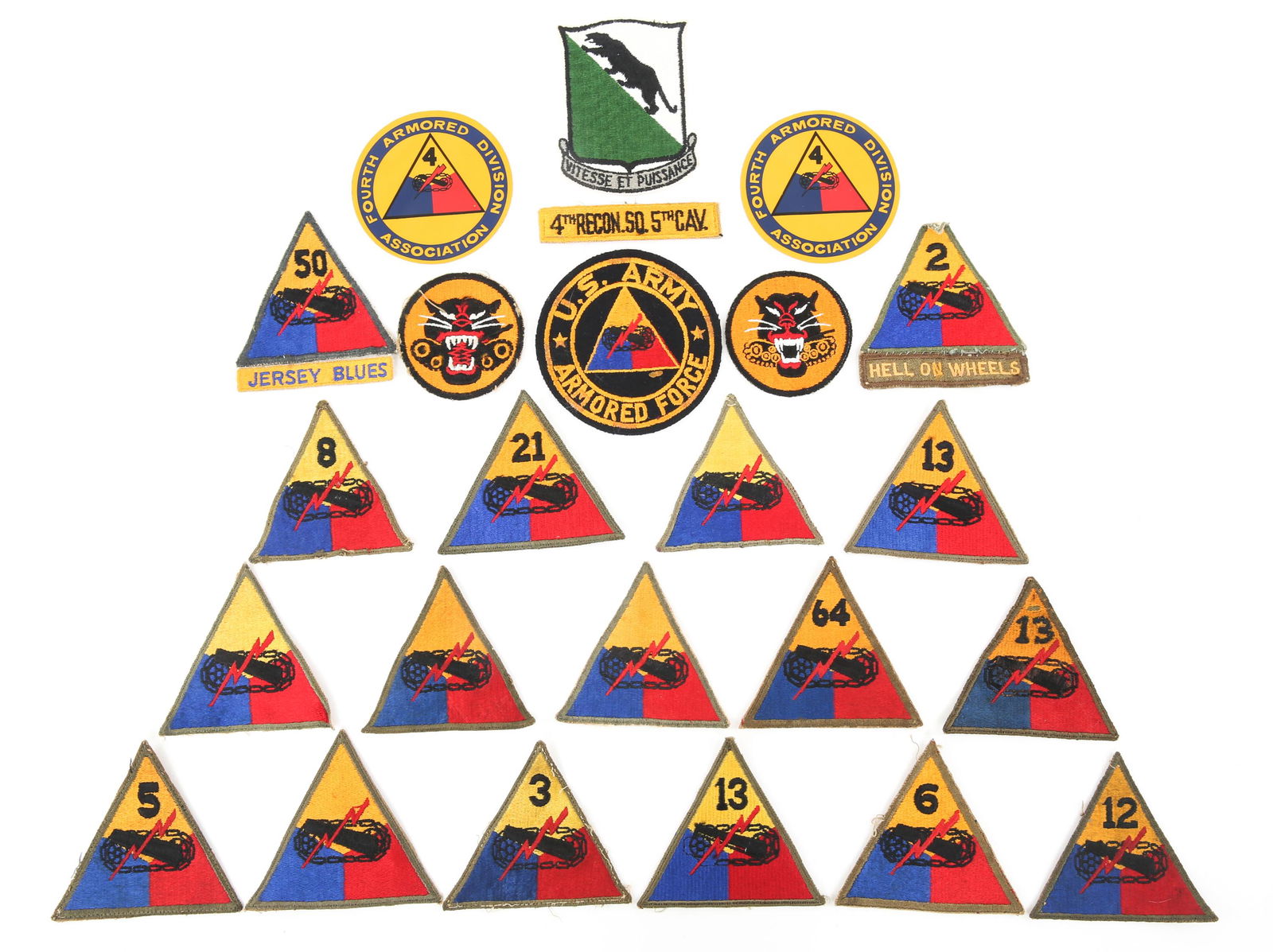 WWII - COLD WAR US ARMORED DIV PATCHES LOT OF 24: WWII - COLD WAR US ARMORED DIV PATCHES LOT OF 24 WWII to Cold War era US Army Armored Division Patches. Lot of 24. 2nd, 13th, 64th, 6th, 13th, 8th Armored Division patches and more.