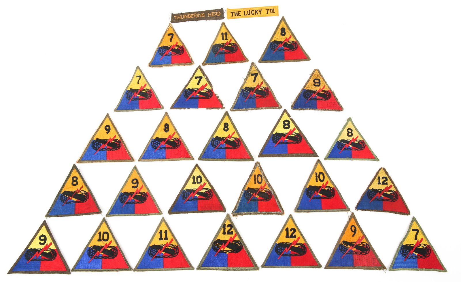 WWII - COLD WAR US ARMORED DIV PATCHES LOT OF 25: WWII - COLD WAR US ARMORED DIV PATCHES LOT OF 25 WWII to Cold War era US Army Armored Division Insignia Patches. Lot of 25. 1st, 2nd, 3rd, 4th, 6th division name tabs and more.