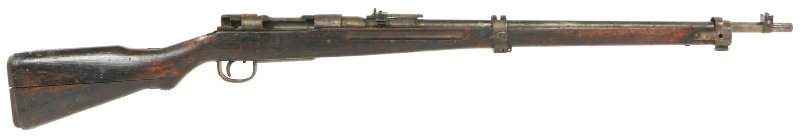 WWII JAPANESE KOKURA ARSENAL TYPE 99 7.7mm RIFLE: WWII JAPANESE KOKURA ARSENAL TYPE 99 7.7mm RIFLE WWII Japanese Kokura Arsenal Type 99 7.7x58mm bolt-action Arisaka Rifle. Wooden stock. Mottled gray patina on metal surfaces. Sling swivels. Bayonet lu