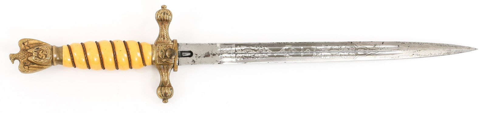 WWII GERMAN KRIEGSMARINE 2nd MODEL DRESS DAGGER: WWII GERMAN KRIEGSMARINE 2nd MODEL DRESS DAGGER WWII German Kriegsmarine "Dolch für Offiziere" 2nd Model Dress Dagger. Double side acid etched (barely visible) blade. Maker Mark / logo "E&F Horster,