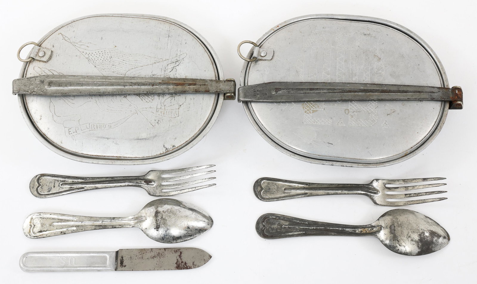 WWI US ARMY AEF TRENCH ART MESS KIT LOT OF 2: WWI US ARMY AEF TRENCH ART MESS KIT LOT OF 2 WWI US Army AEF Trench Art Mess Kit and flatware, lot of 2. Hand decorated.
