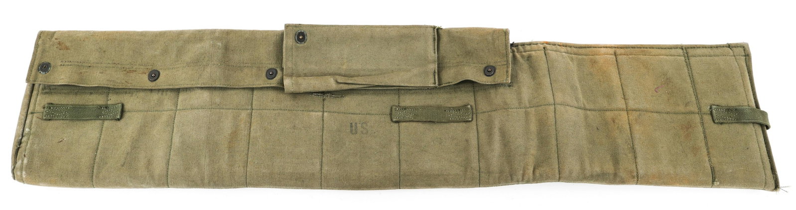 VIETNAM WAR US ARMY PARACHUTIST WEAPON JUMP CASE: VIETNAM WAR US ARMY PARACHUTIST WEAPON JUMP CASE Vietnam War, US Army Airborne, M1950 Parachutist Weapons jump case. OD7 padded canvas folding pouch, dated 1873. Size: 48" x 11"