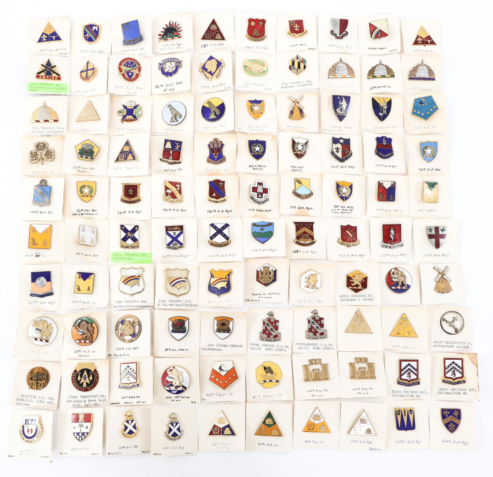 US ARMY DUI CRESTS INSIGNIA ENAMEL PINS LOT OF 100: US ARMY DUI CRESTS INSIGNIA ENAMEL PINS LOT OF 100 WWII - Cold War Era US Army DUI (Distinctive Unit Insignia) Enameled Pins. Lot of approximately 100. Mixed lot of Various maker marked, pin back & cl