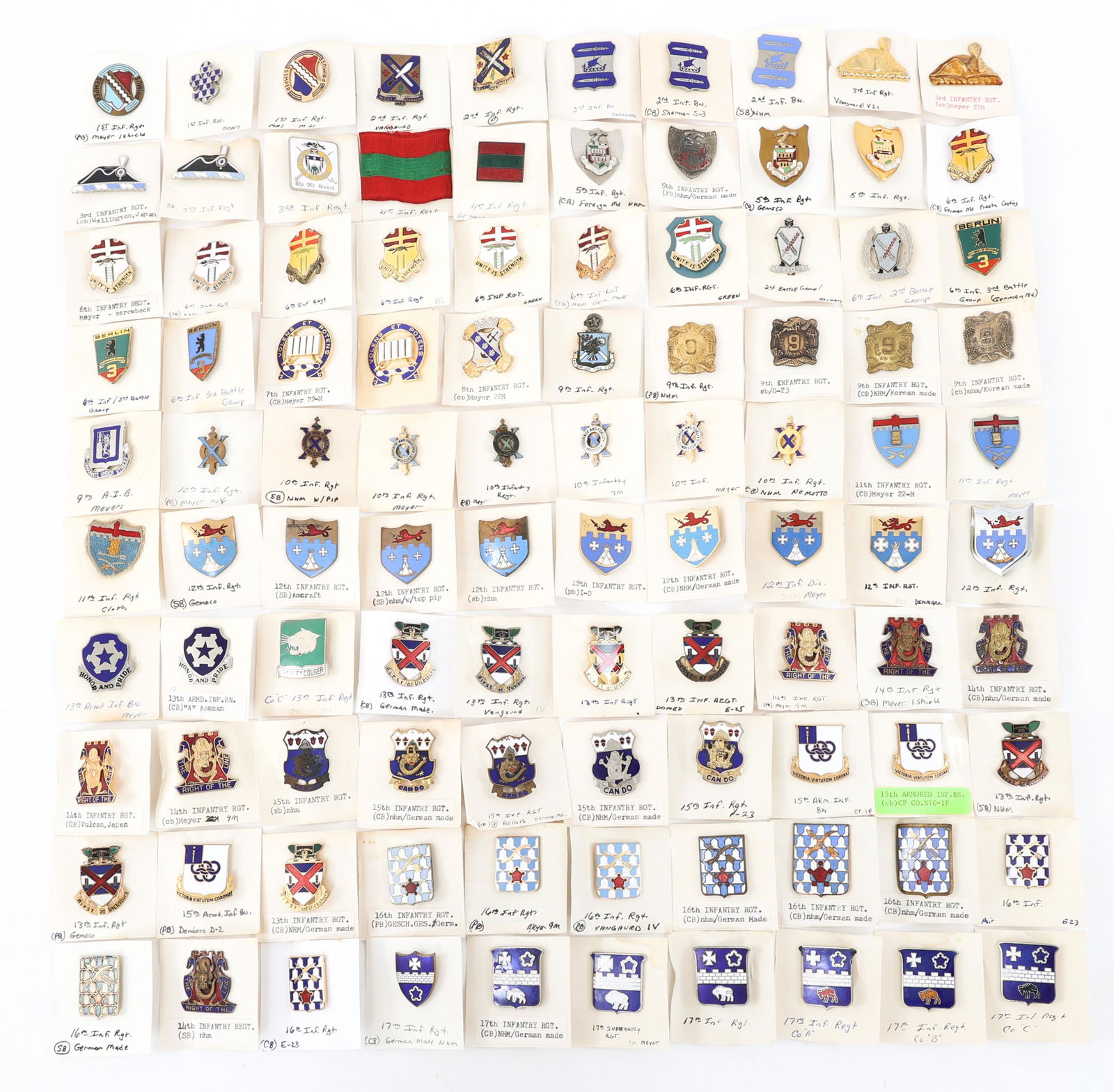 US ARMY DUI CRESTS INSIGNIA ENAMEL PINS LOT OF 100: US ARMY DUI CRESTS INSIGNIA ENAMEL PINS LOT OF 100 WWII - Cold War Era US Army DUI (Distinctive Unit Insignia) Enameled Pins. Lot of approximately 100. Mixed lot of Various maker marked, pin back & Cl