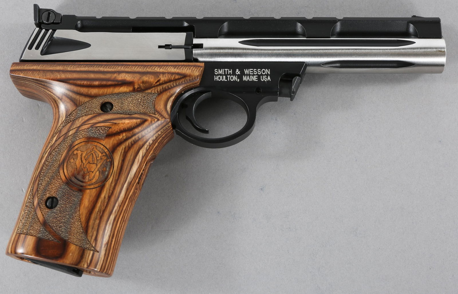 SMITH AND WESSON MODEL 22A-1 .22LR TARGET PISTOL: SMITH AND WESSON MODEL 22A-1 .22LR TARGET PISTOL Smith and Wesson Model 22A-1 .22LR Semi-Automatic Target Pistol. The frame is marked with the Smith and Wesson emblem, "Model 22A-1", and "Smith & Wess
