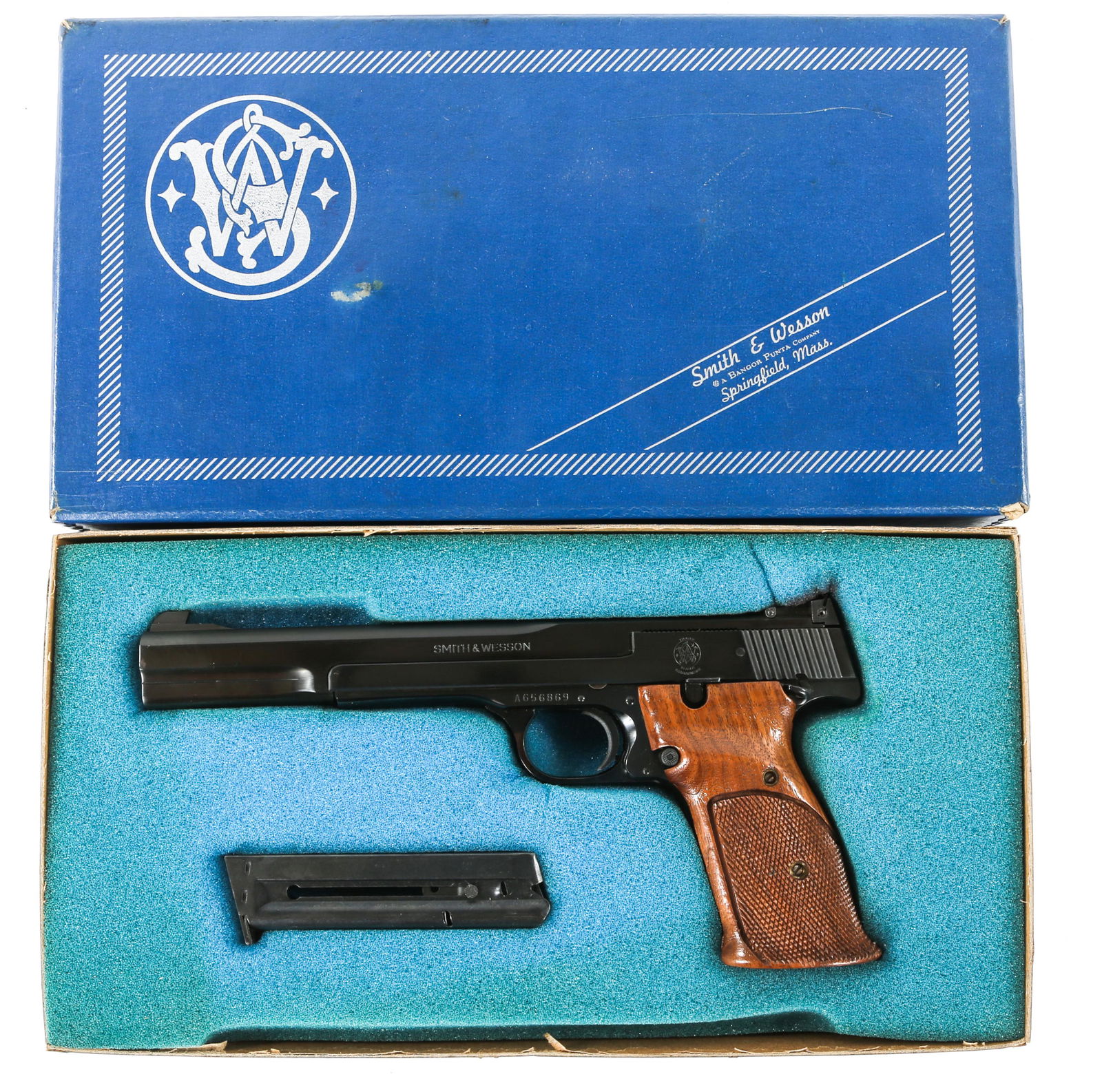 SMITH & WESSON MODEL 41 .22 LR CALIBER PISTOL: SMITH & WESSON MODEL 41 .22 LR CALIBER PISTOL Smith & Wesson model 41 .22 LR semi-automatic pistol. Left side of slide is marked "Smith & Wesson" and S&W circled logo. Right side is stamped "Made in U